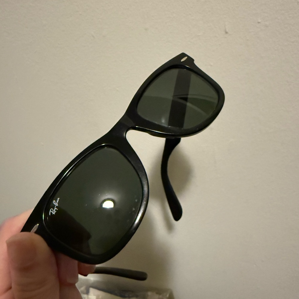 Ray-Ban Wayfarer Black Sunglasses